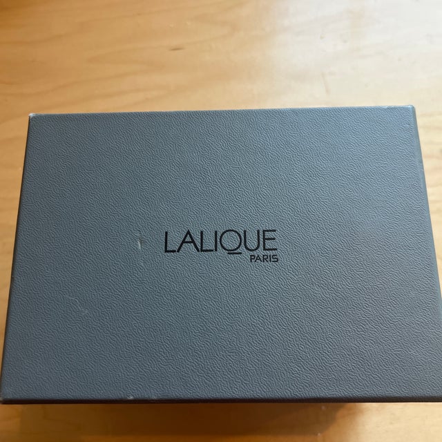 Lalique Ermenonville Frosted Vase For Sale In New York - Image 6 of 8