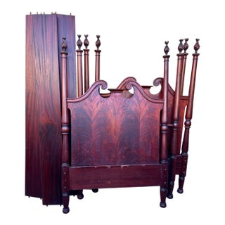 Antique DuncanPhyfe Mahogany Four-Poster Twin Bed Frame Set For Sale