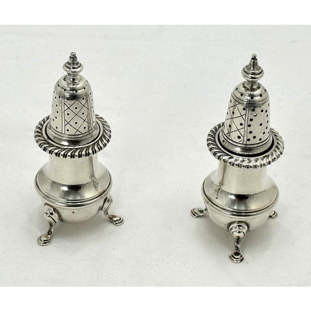 Fine Quality Antique American Sterling Silver Salt & Pepper Shakers by Redlich Company New York For Sale - Image 4 of 12