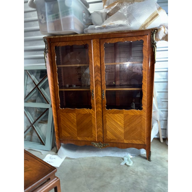 Elegant French Satinwood Bookcase/Display Cabinet For Sale - Image 10 of 10