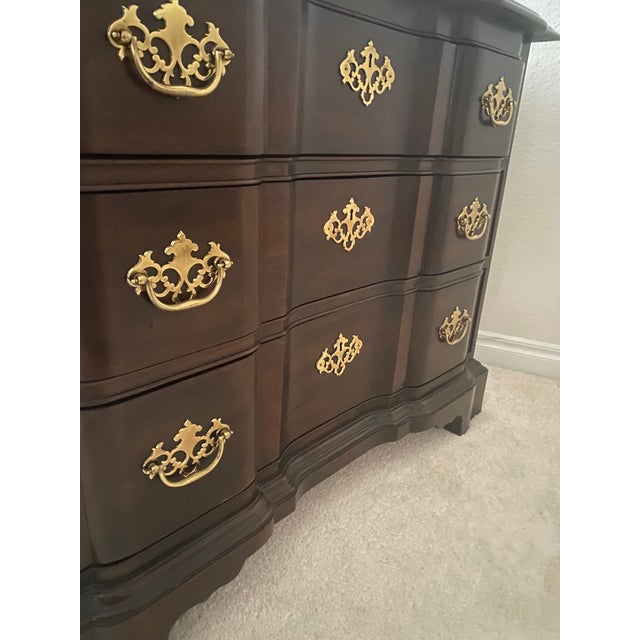 Vintage Drexel Heritage Winfield Ward Chippendale Style Mahogany 3-Drawer Blockfront Chest Excellent Condition.. For Sale - Image 15 of 17
