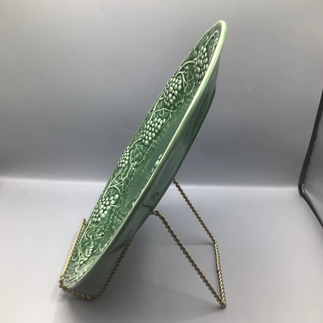 1990s Portuguese Bordallo Pinheiro Green Grape and Leaf Oval Serving Dish For Sale - Image 5 of 12