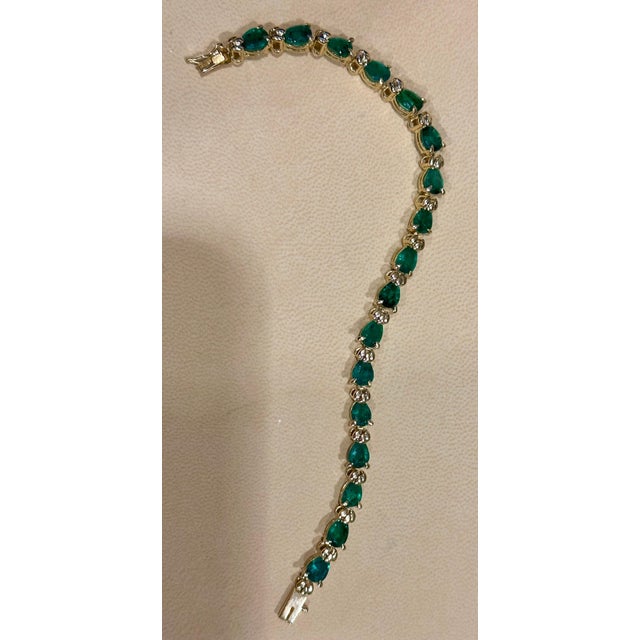 Metal 9 Carat Natural Brazil Emerald Tennis Bracelet 14 Karat Yellow Gold 7 " For Sale - Image 7 of 18