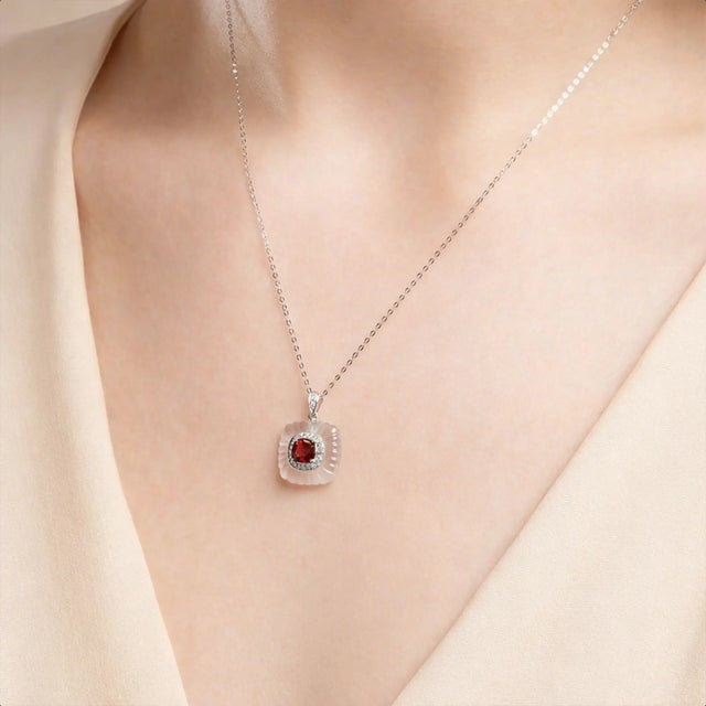 Contemporary 0.67ct Spinel, Diamond and Rock Crystal Platinum Pendant Necklace - Fei Liu For Sale - Image 3 of 5