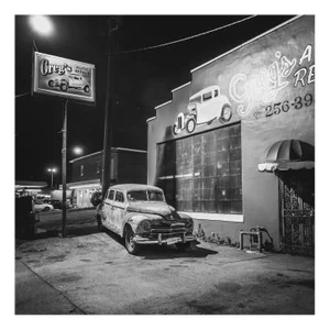 Morgan Silk, Greg's Auto Shop, Nashville, Tennessee, 2014, Black & White Photograph
