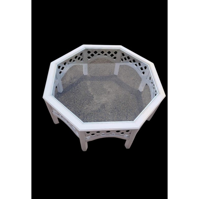 Hollywood Regency Vintage White Gloss Octagonal Lattice Glass Top Regency Coffee Table For Sale - Image 3 of 6