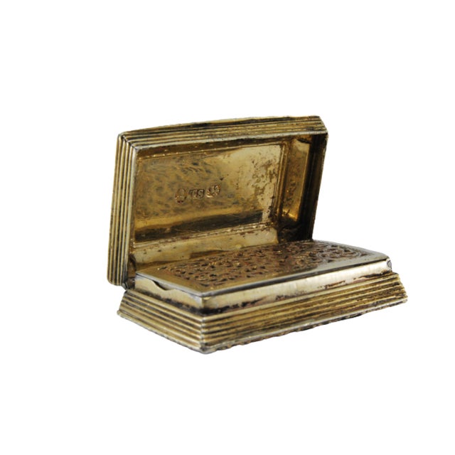 George IV Silver and Gold Vinaigrette Box with Lid Reliefs and Friezes For Sale - Image 12 of 12