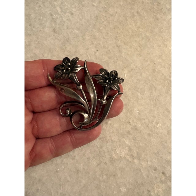 Mid 20th Century Sterling Silver Flower Brooch For Sale In New York - Image 6 of 6
