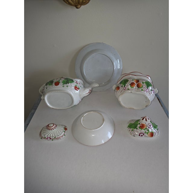 Group of English Pearlware Strawberry and Vine For Sale - Image 10 of 15