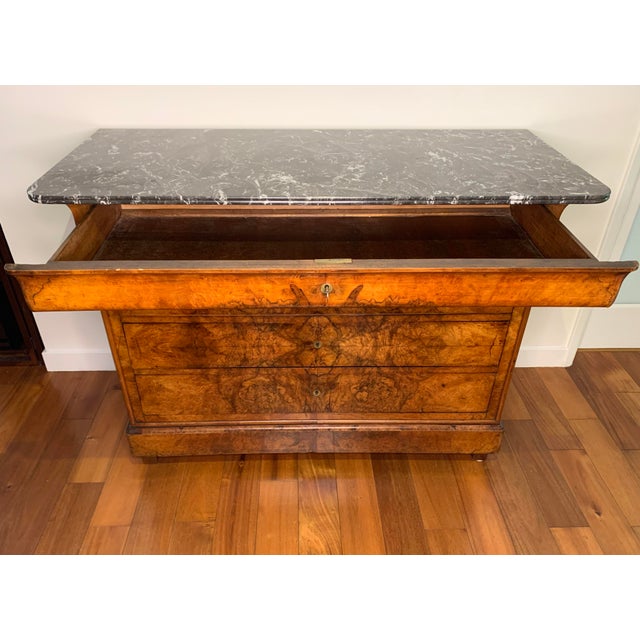 French A Louis Philippe Figured Walnut Commode, Mid 19th Century For Sale - Image 3 of 14