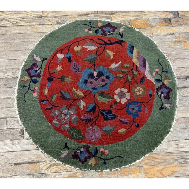 1920s 1920s Antique Red Floral Green Border Chinese Knotted Art Deco Wool Round Rug For Sale - Image 5 of 5