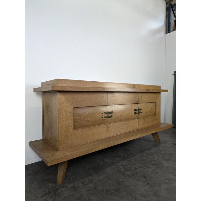 Modern Sideboard in Light Oak, in Very Good conditions.
