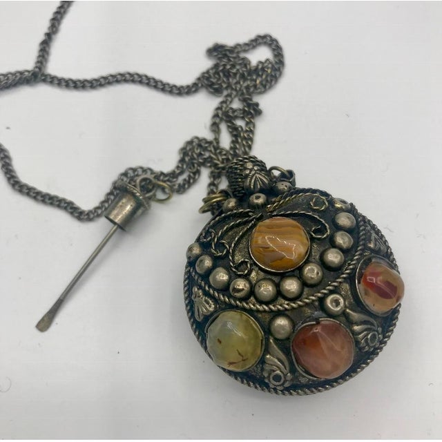 Mid 20th Century Vintage Tibetan-Style Agate Cabochon Snuff & Perfume Bottle Pendant Necklace For Sale - Image 5 of 5