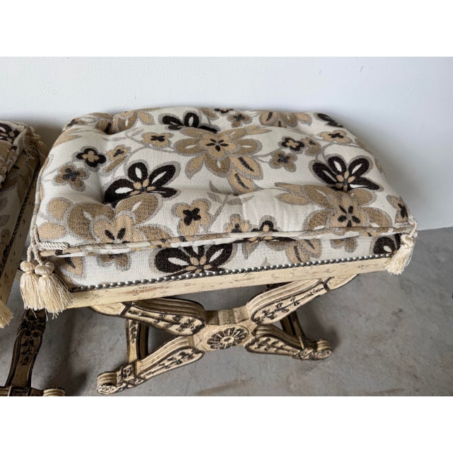 Vintage Maison Jansen Neoclassical-Style Carved Wood Ottomans – Pair For Sale In Miami - Image 6 of 11