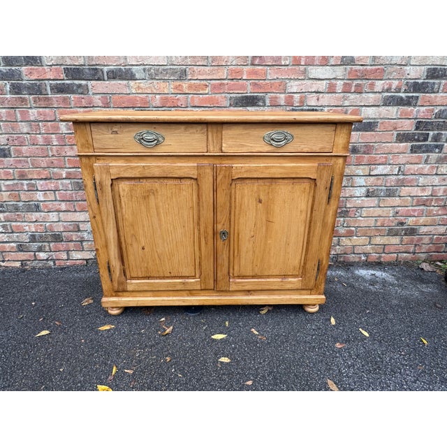 19th Century English Pine Cupboard For Sale In Nashville - Image 6 of 12