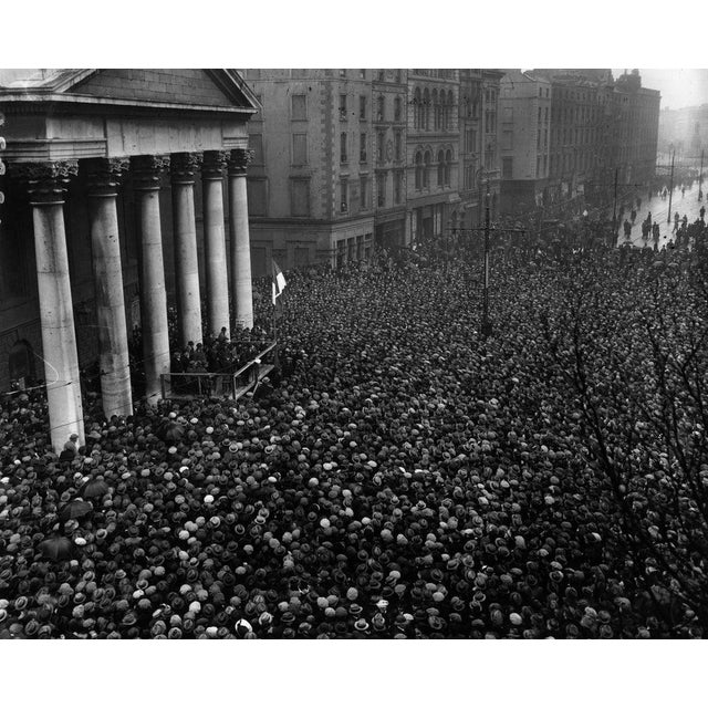 Dublin Crowd After signing the Treaty establishing the Free State, Irish politician and Sinn Fein leader Michael Collins...
