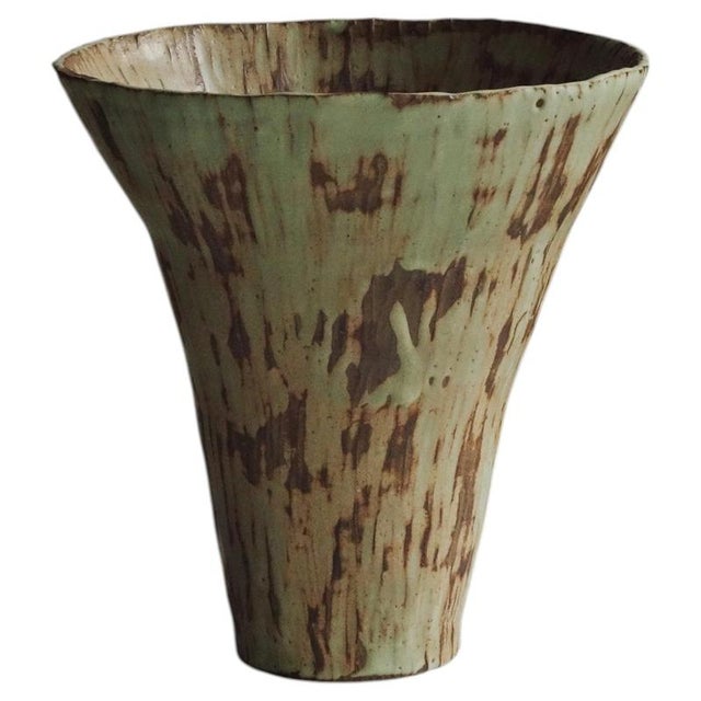 Ceramic In Bloom V Ceramic Vase by Antonia Maria For Sale - Image 7 of 7