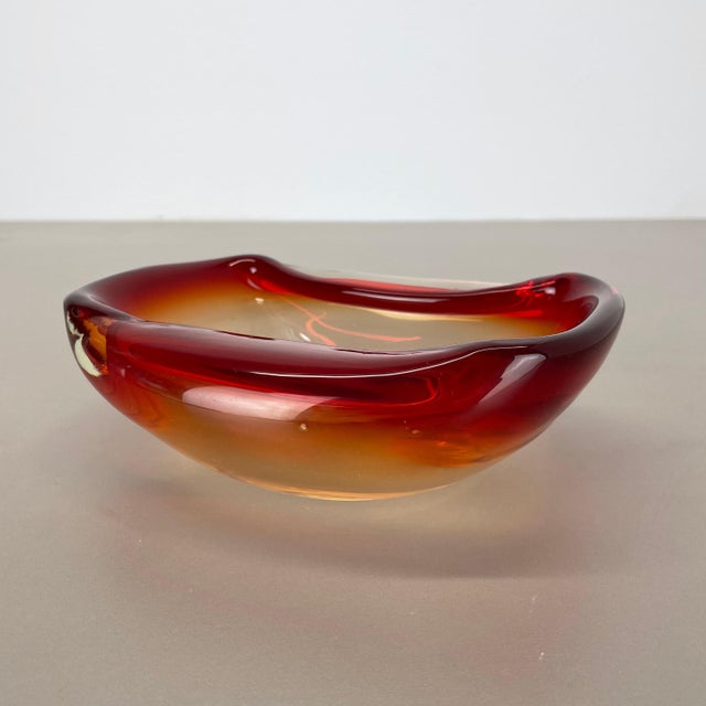 Article: Murano glass bowl, ashtray element Origin: Murano, Italy Decade: 1970s This original vintage glass bowl element,...