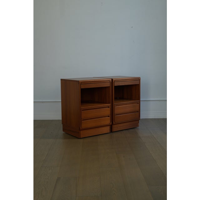 Mid-Century Modern Peter Graves Sorensen for Torring Design Queen Size Headboard and Nightstands, 1970s For Sale - Image 3 of 11