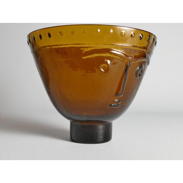 Brown Glass Bowl with Face Motif by Wiktor Berndt for Flygfors, Sweden, 1960s For Sale - Image 6 of 14