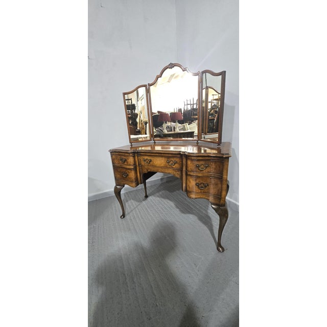 Queen Anne Walnut Dressing Table, 1920 For Sale - Image 18 of 18