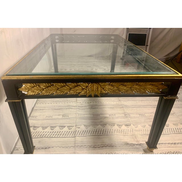 1950s Hollywood Regency Black Metal & Gilded Laurel Leaf Coffee Table With Beveled Glass For Sale - Image 4 of 10