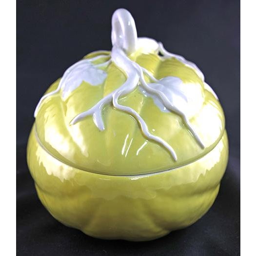 Mid 20th Century Mottahedeh Ceramic Melon Shape Lidded Tureen For Sale - Image 9 of 10