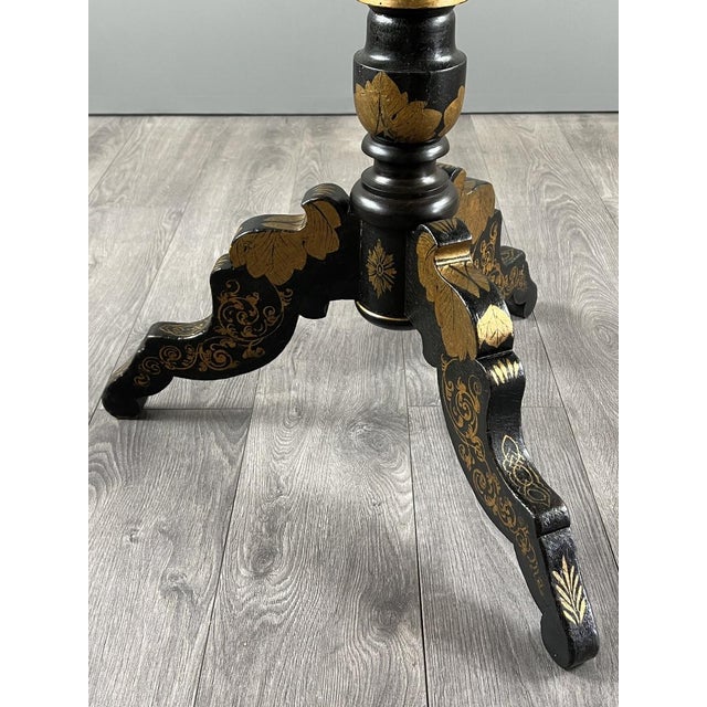 Wood 19th Century Napoleon III Pedestal Table in Black Lacquered Wood with Painted Floral Decoration For Sale - Image 7 of 10