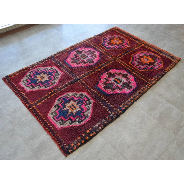 Vintage Hand Knotted Turkish Rug. Design Small Area Rug - 3′10″ X 6′3″ For Sale - Image 6 of 12