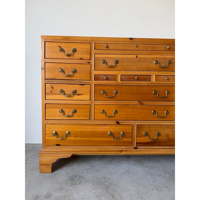 1970s Vintage Link-Taylor Solid Pine Wood 17-Drawer Dresser For Sale - Image 5 of 17
