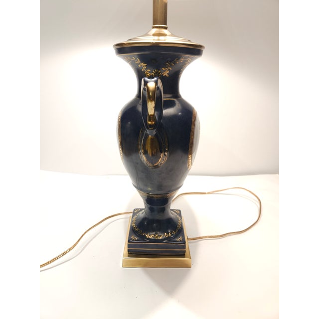 Ethan Allan: Vintage French Sèvres Style Bronze-Mounted Cobalt Blue Hand Painted Porcelain Gold Gilded Table Lamp For Sale - Image 6 of 12