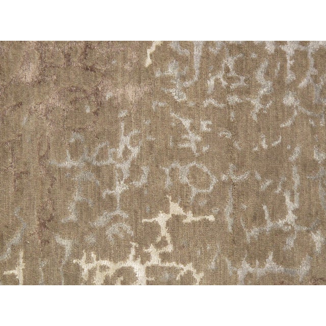 The brand Pasargad is the perfect blend of class and elegance. This contemporary rug is from the Modern collection and...