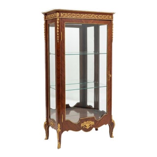 1960s Vitrine Louis XV Style Display Cabinet With Gilded Bronze For Sale