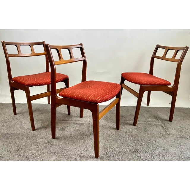 Danish Mid-Century Modern Teak Dining Chairs W Rust Red Dotted Upholstery, Set 6 For Sale - Image 4 of 13