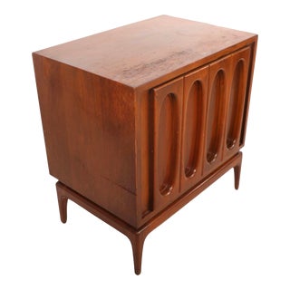 Mid Century Night Table With Dimensional Door Front Made in Usa 1950/1960's For Sale