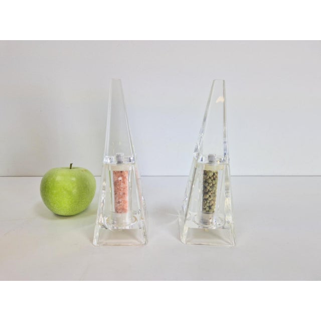 Vintage Wayne Husted Blenko Grainware Co. Set Pyramid acrylic salt mill pepper mill '80 Great design! a pair of postmodern...