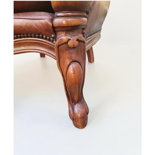 French Louis XV Style Chair in Carved Walnut and Patinated Leather, 1890s For Sale - Image 11 of 18