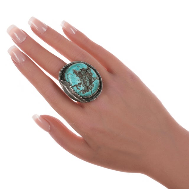 sz9 Large Vintage Navajo turquoise nugget ring in silver For Sale - Image 9 of 10