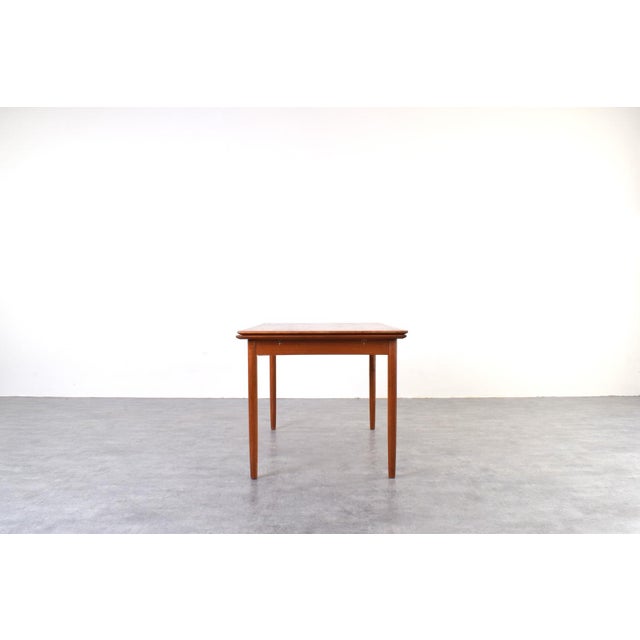 1960s Mid-Century Modern Danish Extendable Dining Table in Teak, 1960s For Sale - Image 5 of 18