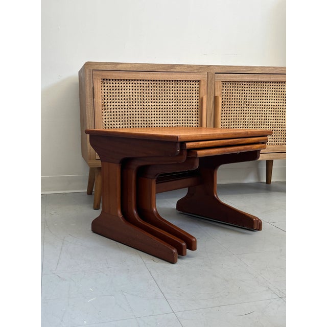1970s Vintage Danish Mid Century Modern Nesting End Table Set For Sale In Seattle - Image 6 of 8