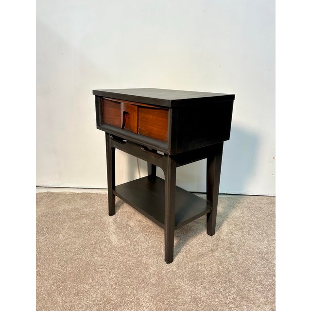 Edward F. Caldwell & Co. Vintage Mid Century Modern Nightstand by Caldwell Furniture Company, Attributed For Sale - Image 4 of 7