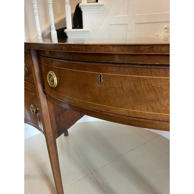 George III Mahogany Serpentine Shaped Sideboard, 1780s For Sale - Image 10 of 11