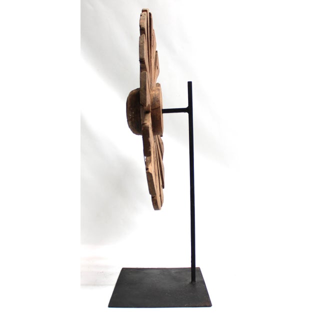 1950s Weaving Wheel and Detachable Stand For Sale - Image 5 of 10