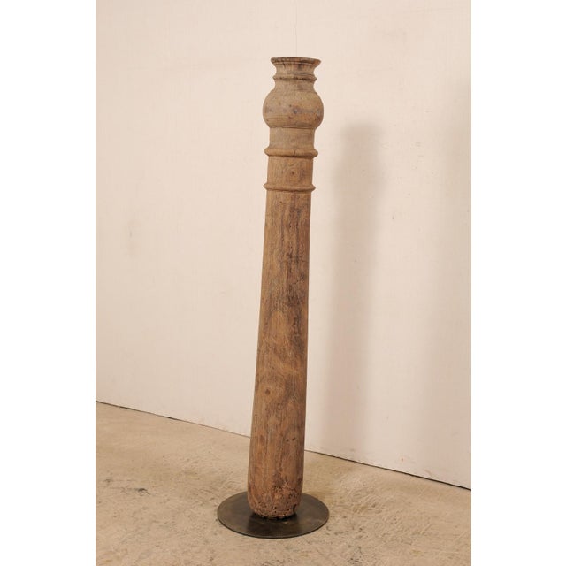 19th Century British Colonial Carved Wood Column on Stand For Sale - Image 4 of 11
