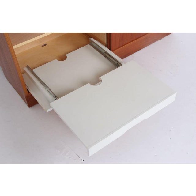 Teak Bookshelf with Doors and Shelves by Carlo Jensen for Hundevad & Co., 1960s, Set of 2 For Sale - Image 10 of 12