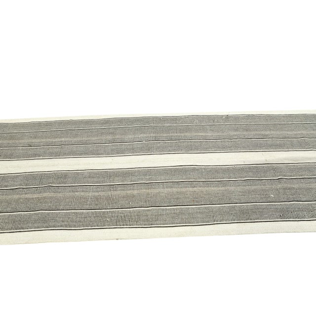 Mid 20th Century Vintage Modern Kilim Rug For Sale - Image 4 of 7