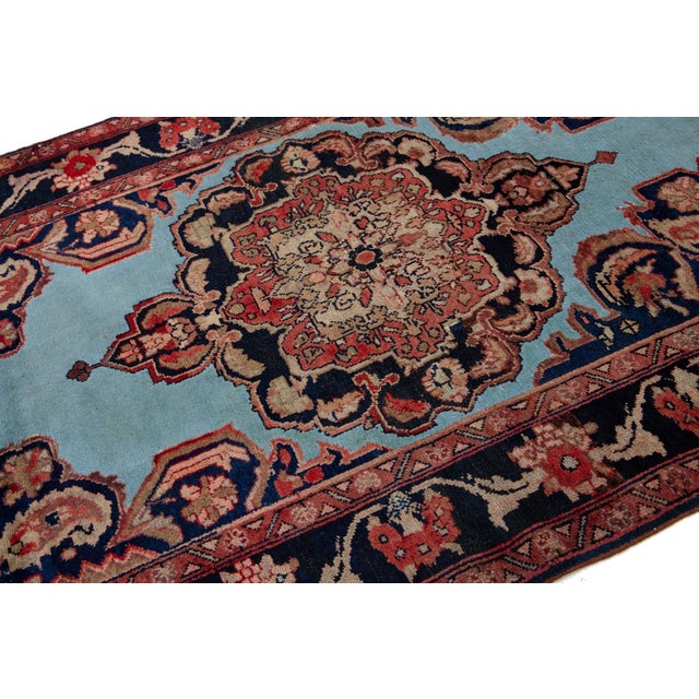 1920s Medallion Designed Handmade Mahal Wool Rug in Blue From the 1920s For Sale - Image 5 of 7