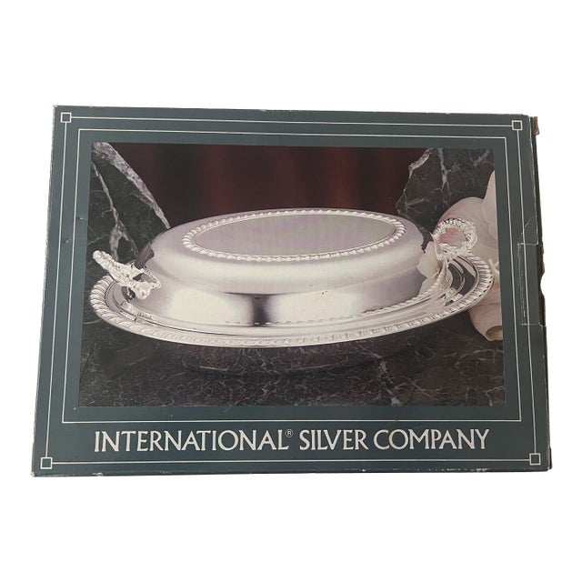 1990s New International Silver Vintage 3-Piece Silverplated Vegetable Serving Dish With Lid and Pyrex Glass Liner For Sale