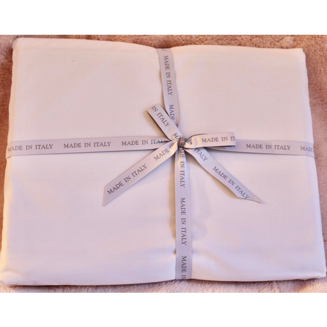 Italian Tessitura Toscana Telerie Firenze Italian Made Queen 100% Cotton Percale Sheet Set For Sale - Image 3 of 4