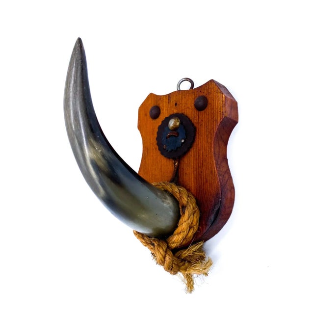 Vintage Western Horn Wall Hook on Plaque – Rustic / Lodge For Sale - Image 10 of 10